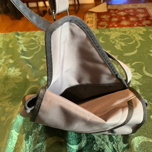 Kenneth Cole Reaction - Cross Body Army-Green Purse - Picture 7 of 11